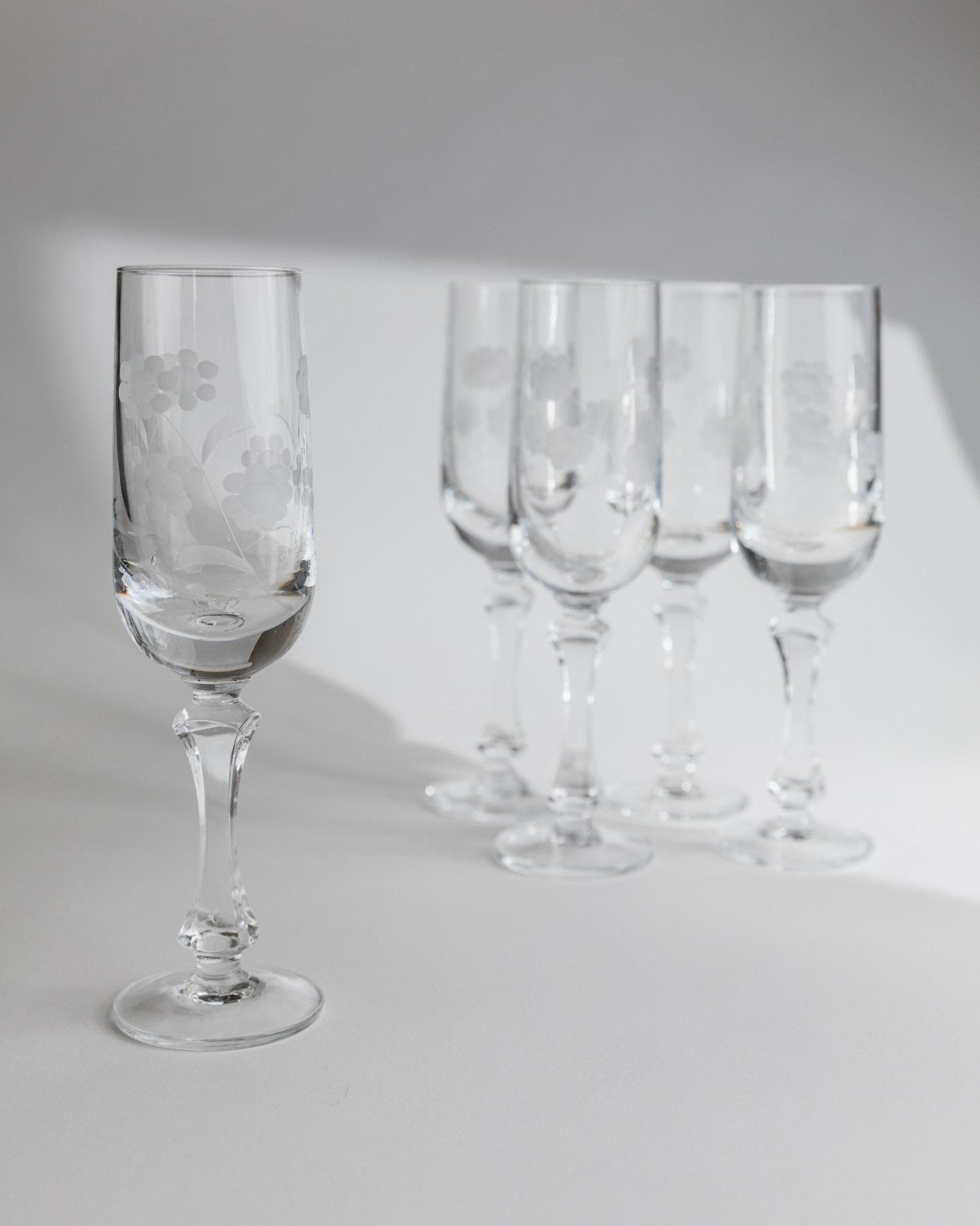 Vintage Champagnerglas Set von 5 mit floraler Gravur, einzigartig, Italien 1960er