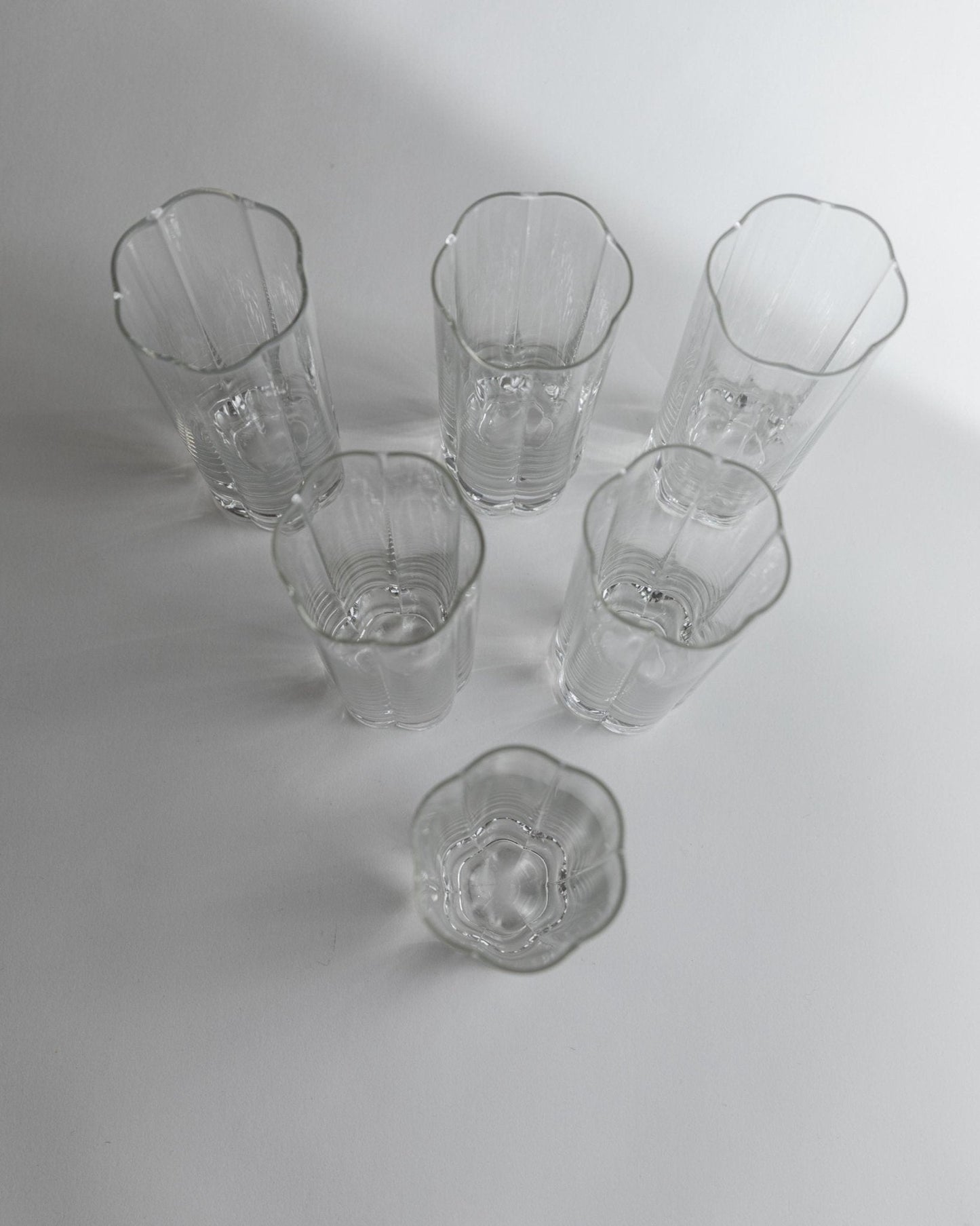Vintage Trinkglas Set von 6 Flower Shape
