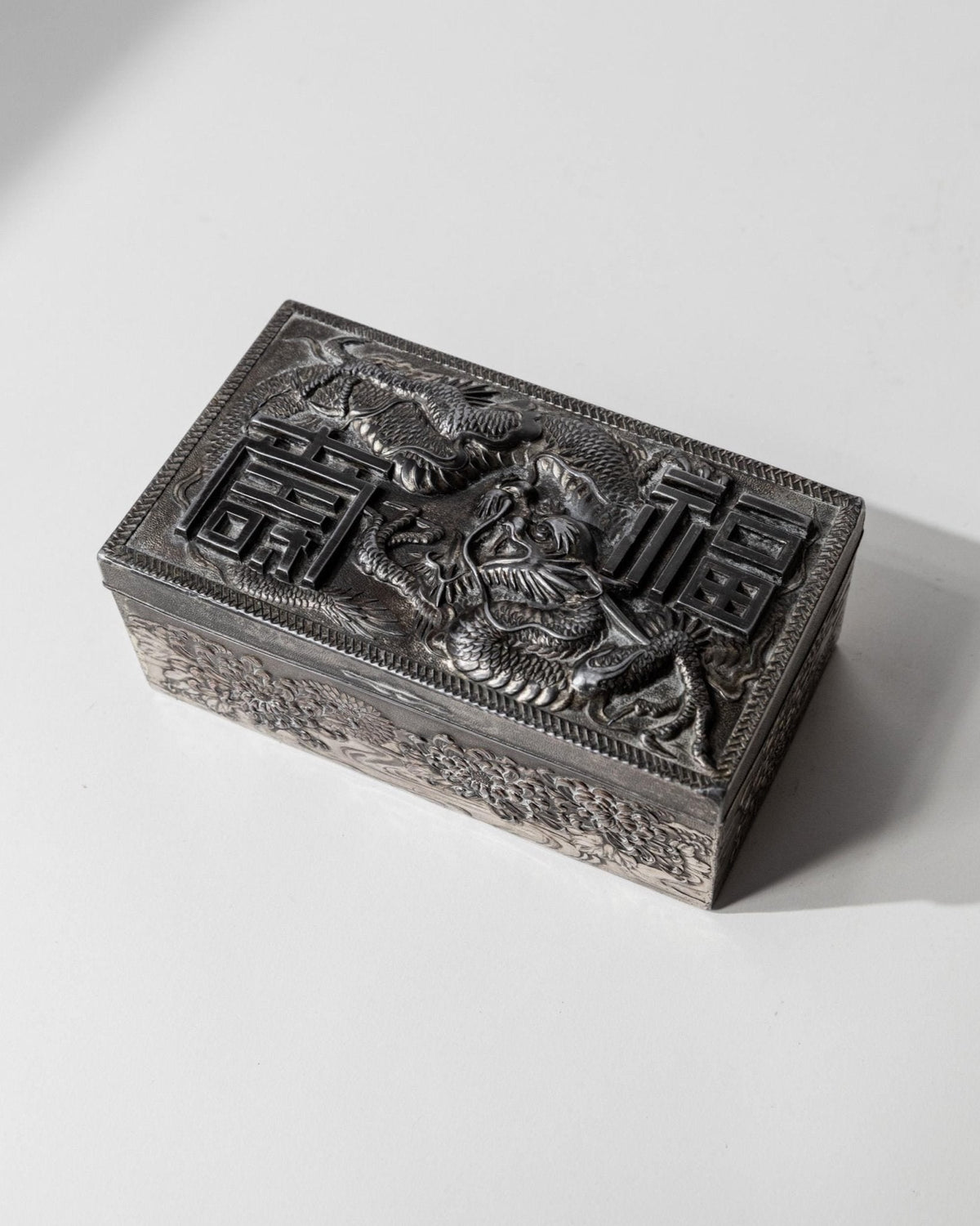 Vintage Dose mit Drachenmotiv, Silber und Holzintarsien, Japan