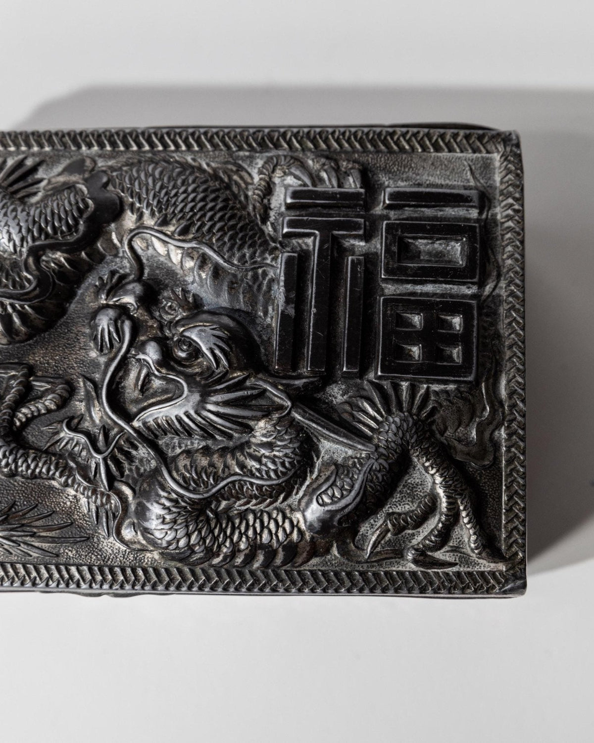 Vintage Dose mit Drachenmotiv, Silber und Holzintarsien, Japan
