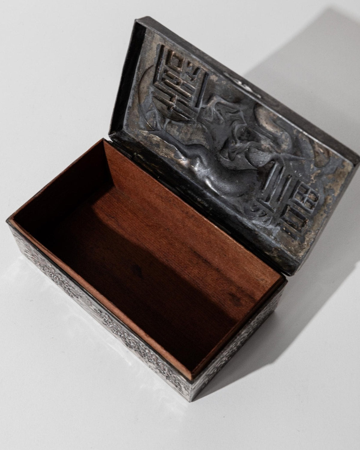 Vintage Dose mit Drachenmotiv, Silber und Holzintarsien, Japan