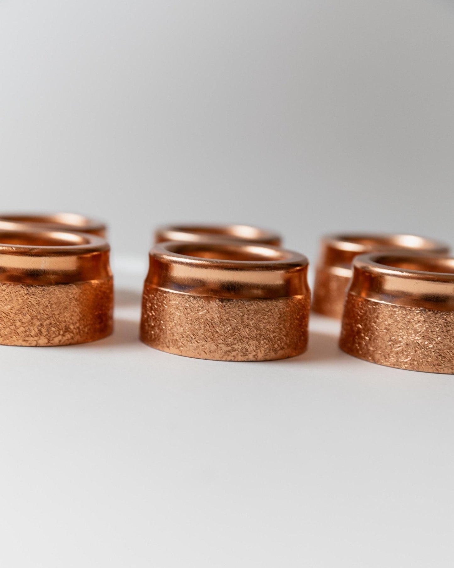 Vintage Eierbecher Set von 6 stapelbar gehämmert Kupferton