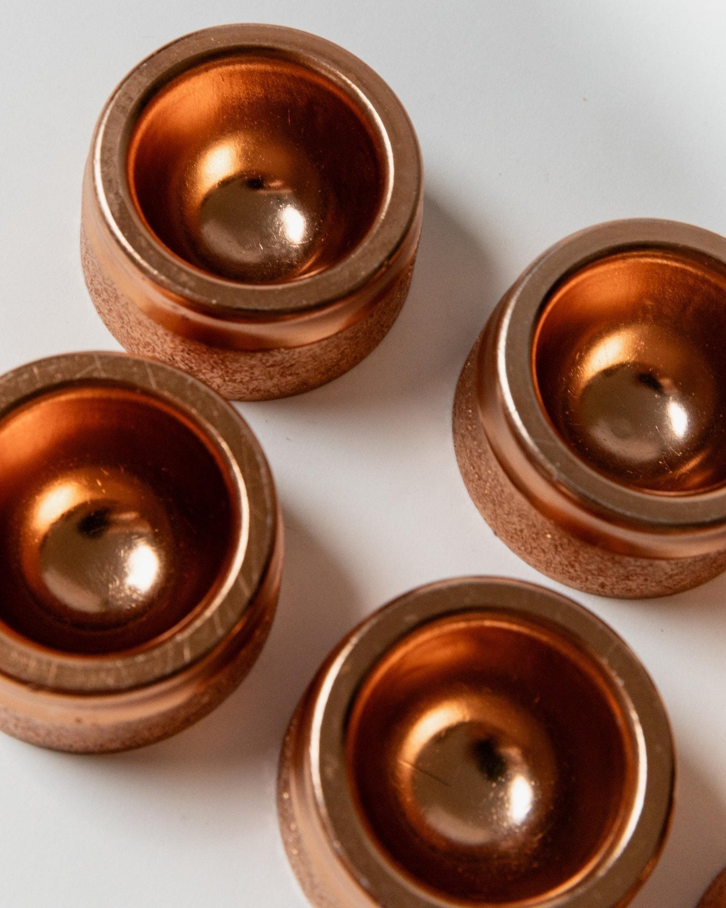 Vintage Eierbecher Set von 6 stapelbar gehämmert Kupferton