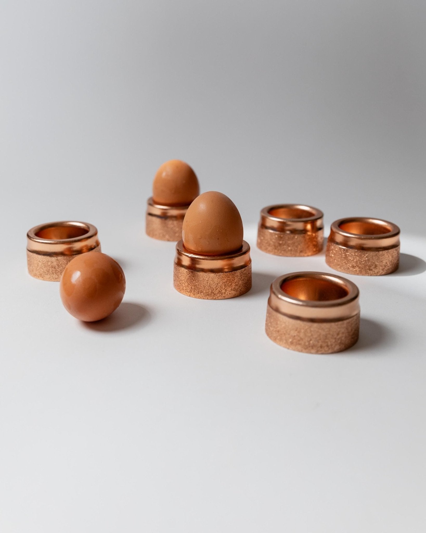 Vintage Eierbecher Set von 6 stapelbar gehämmert Kupferton