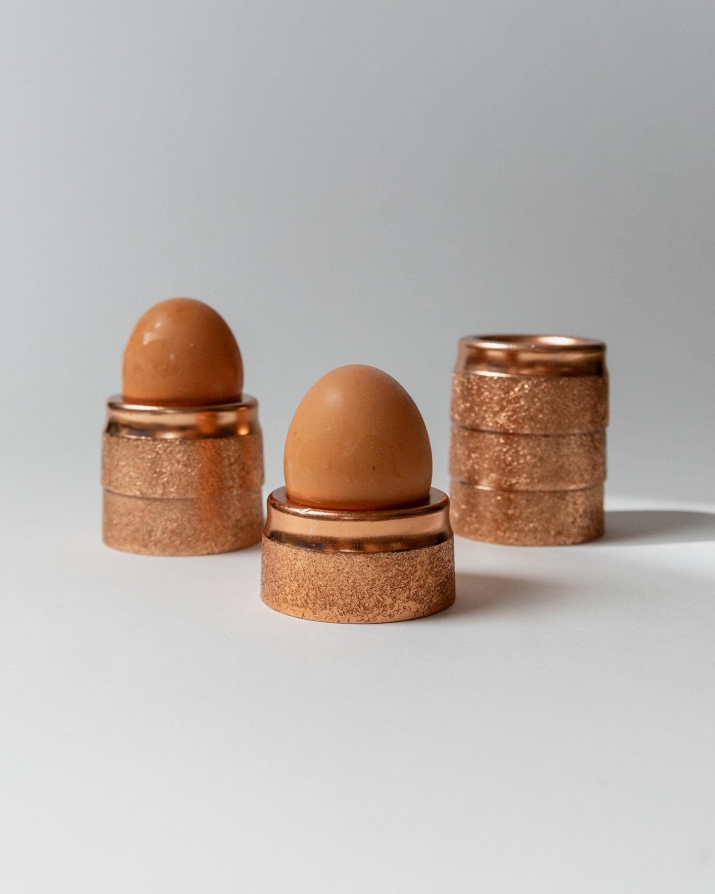 Vintage Eierbecher Set von 6 stapelbar gehämmert Kupferton