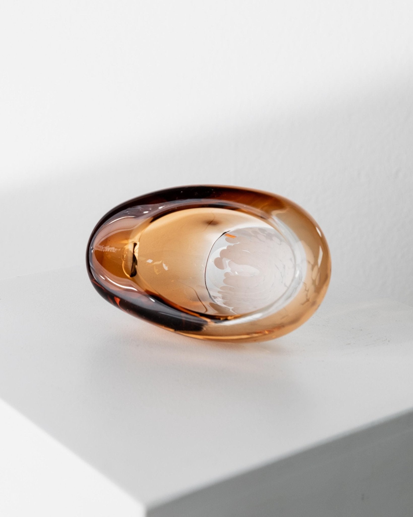 Vintage Glasschale Aschenbecher von Pavel Stejskal für Beranek Skrdlovice, orange weiße Punkte