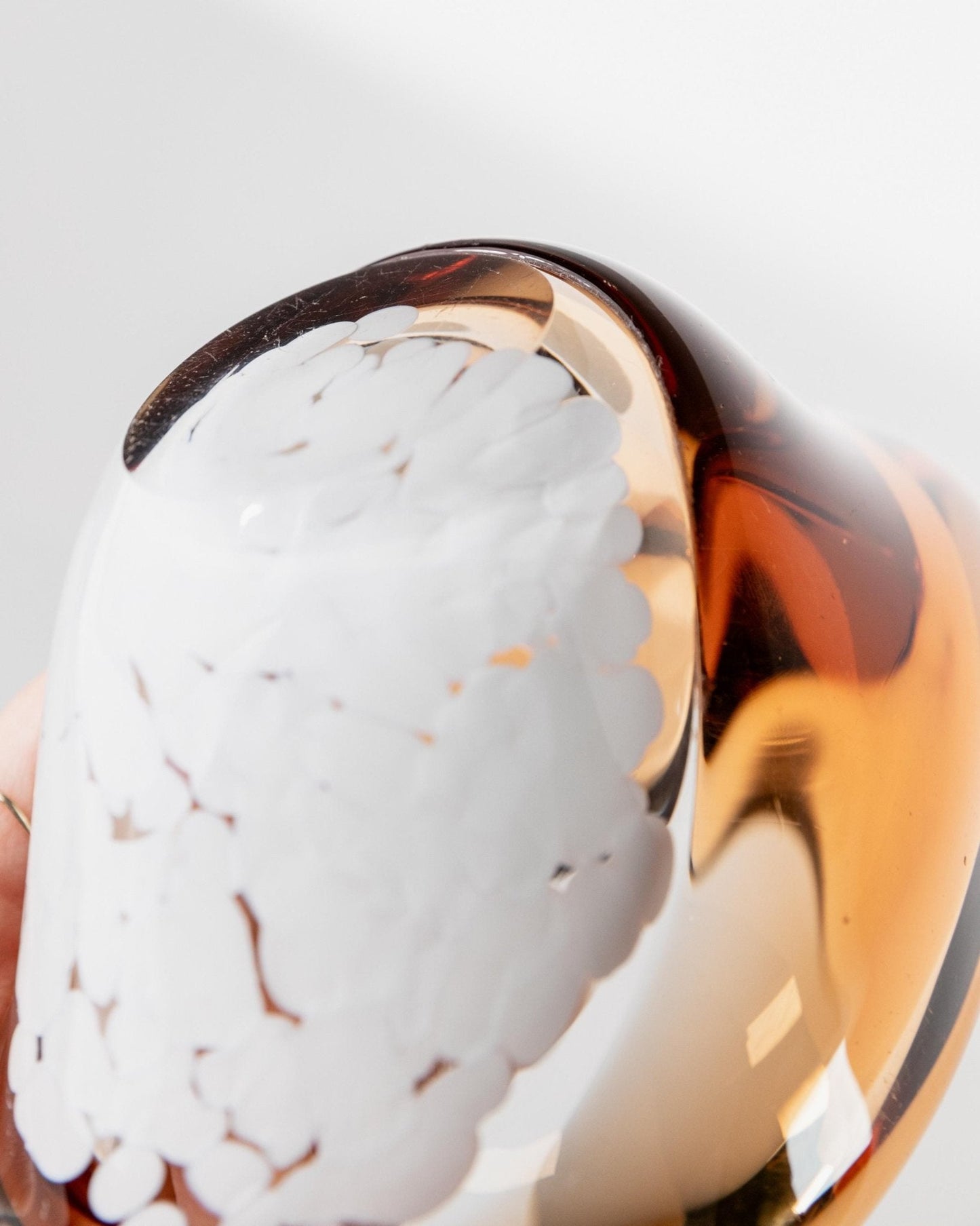 Vintage Glasschale Aschenbecher von Pavel Stejskal für Beranek Skrdlovice, orange weiße Punkte