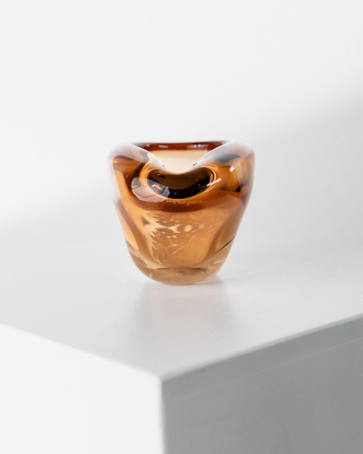 Vintage Glasschale Aschenbecher von Pavel Stejskal für Beranek Skrdlovice, orange weiße Punkte