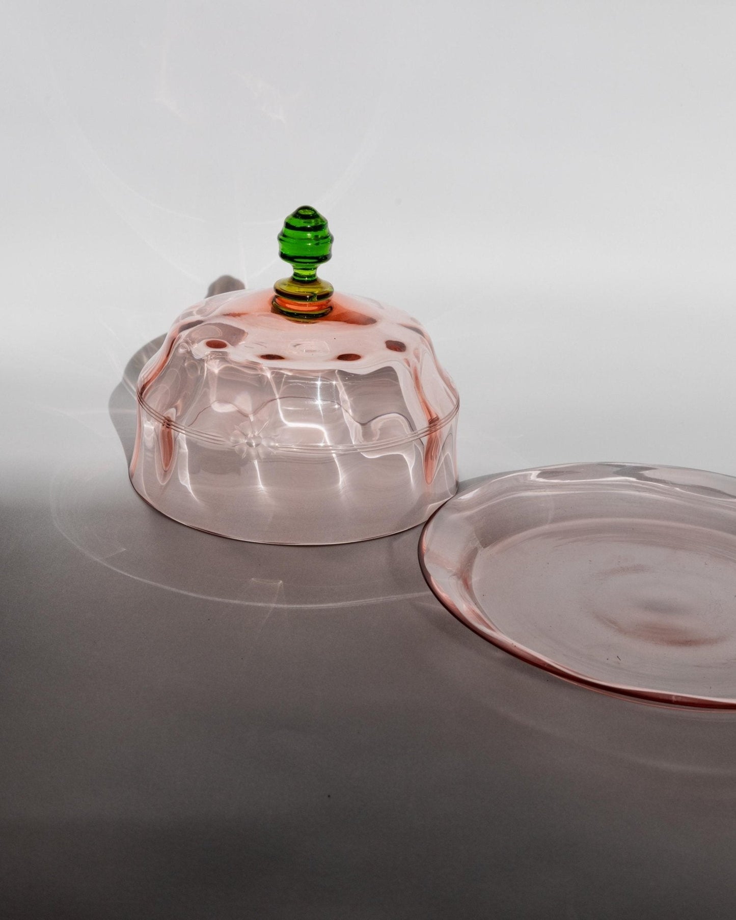 Vintage Glasdose Cloche mit Teller mit graviertem Blumenmuster