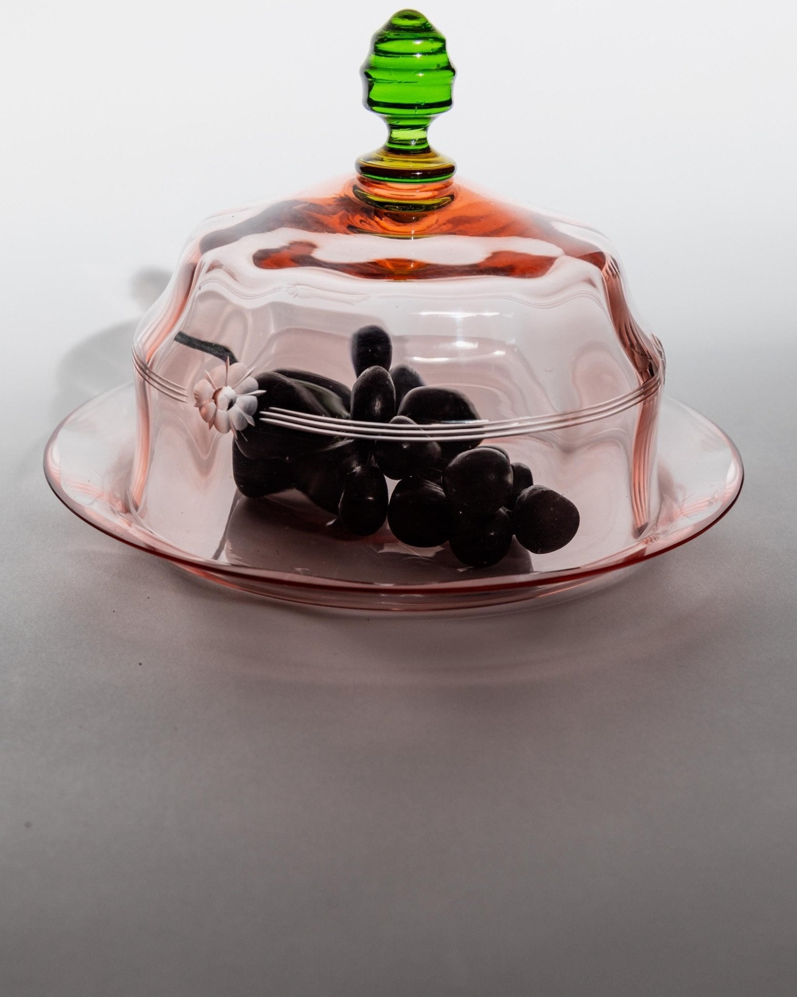 Vintage Glasdose Cloche mit Teller mit graviertem Blumenmuster