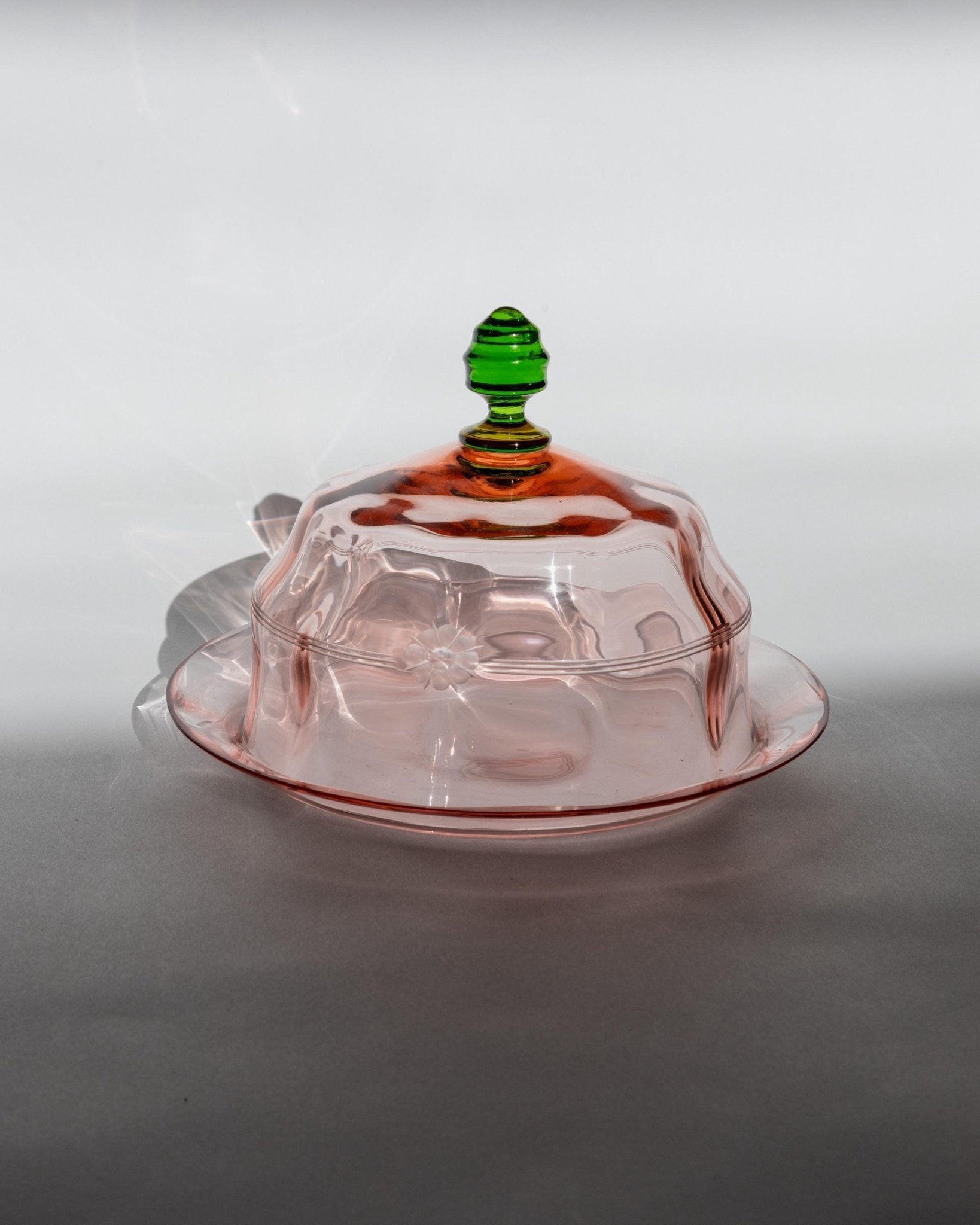 Vintage Glasdose Cloche mit Teller mit graviertem Blumenmuster