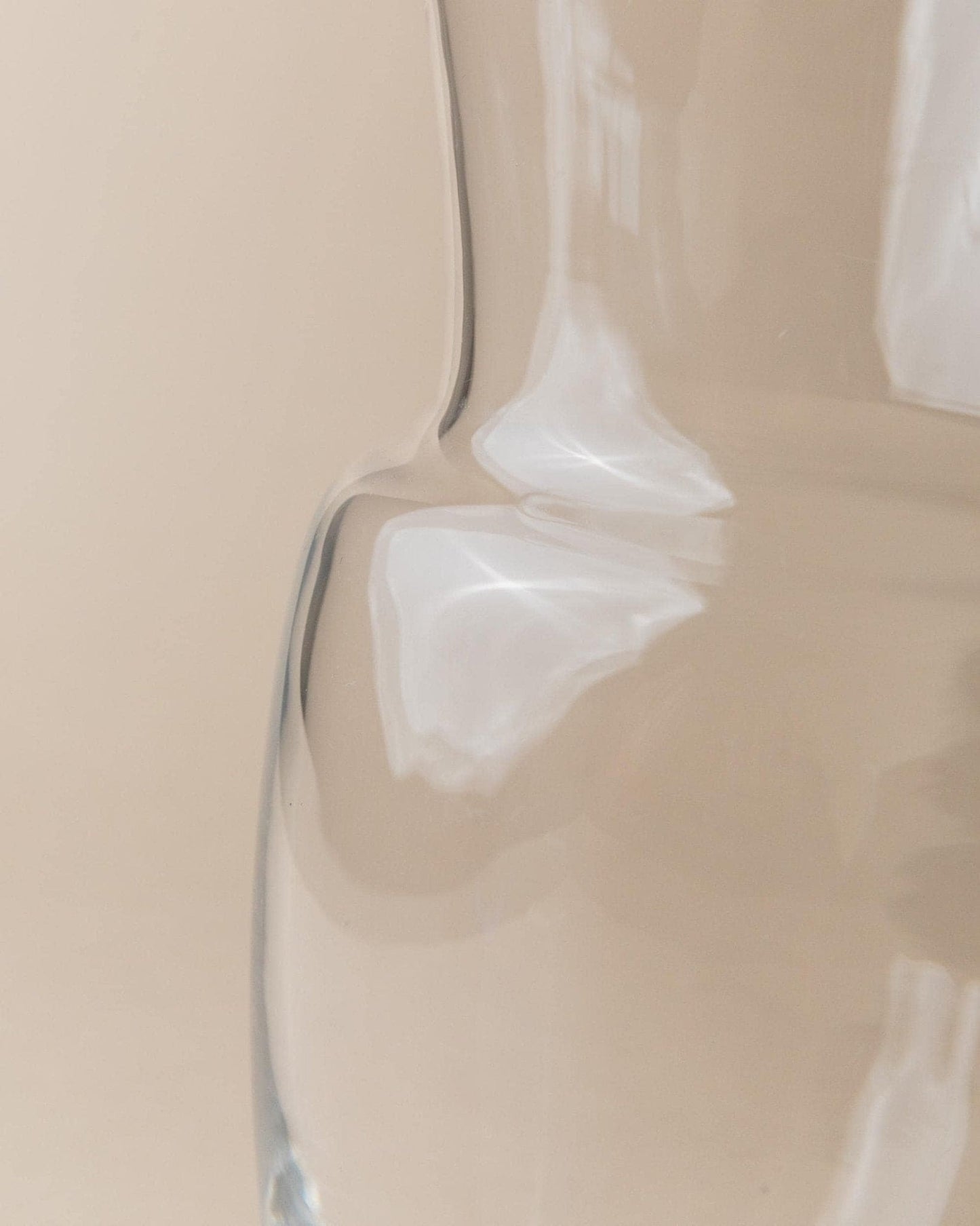 Pichet vintage en verre transparent et anse bleue - Design Mid-Century Italie années 1970