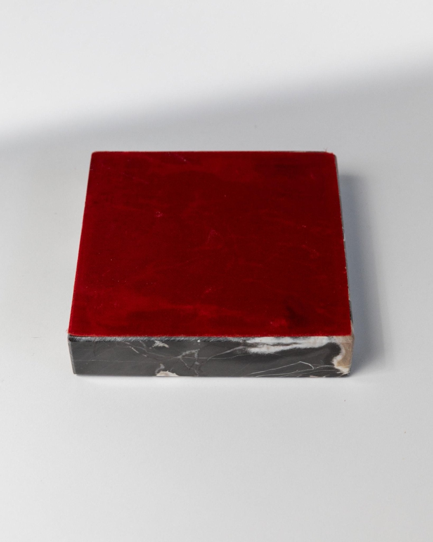 Vintage Aschenbecher aus Marmor von Italien 1970er, schwarz-beige marmoriert, zeitloses Design