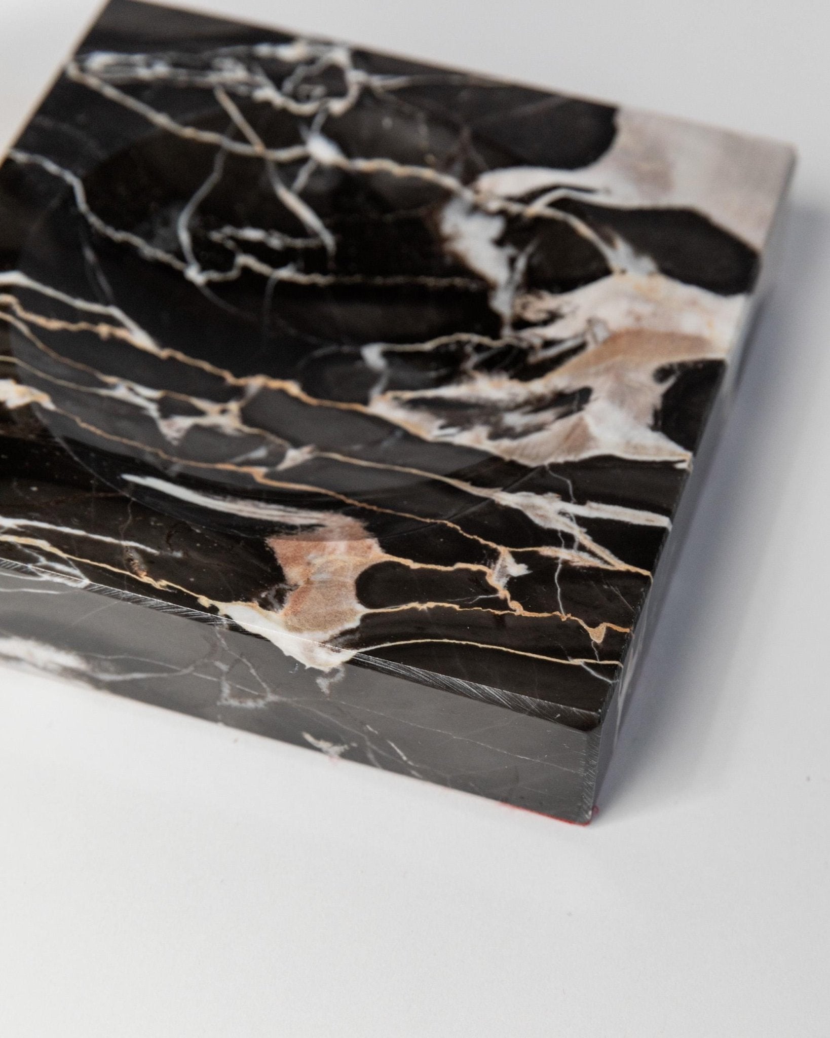 Vintage Aschenbecher aus Marmor von Italien 1970er, schwarz-beige marmoriert, zeitloses Design