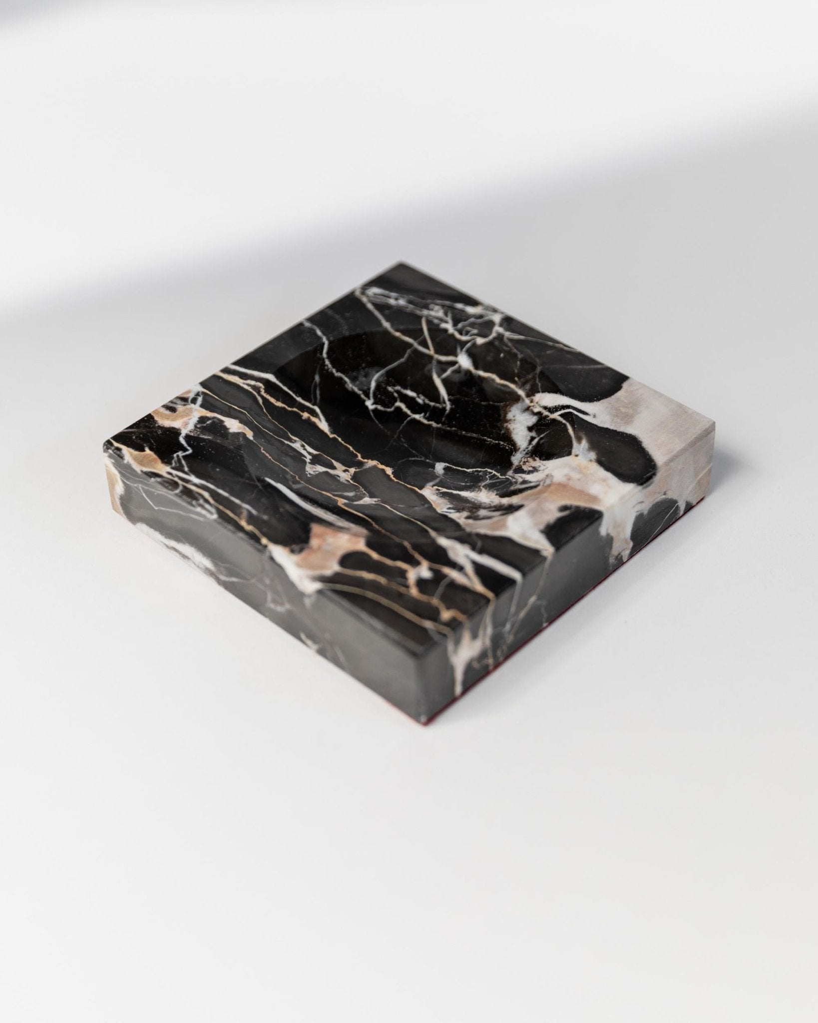 Vintage Aschenbecher aus Marmor von Italien 1970er, schwarz-beige marmoriert, zeitloses Design