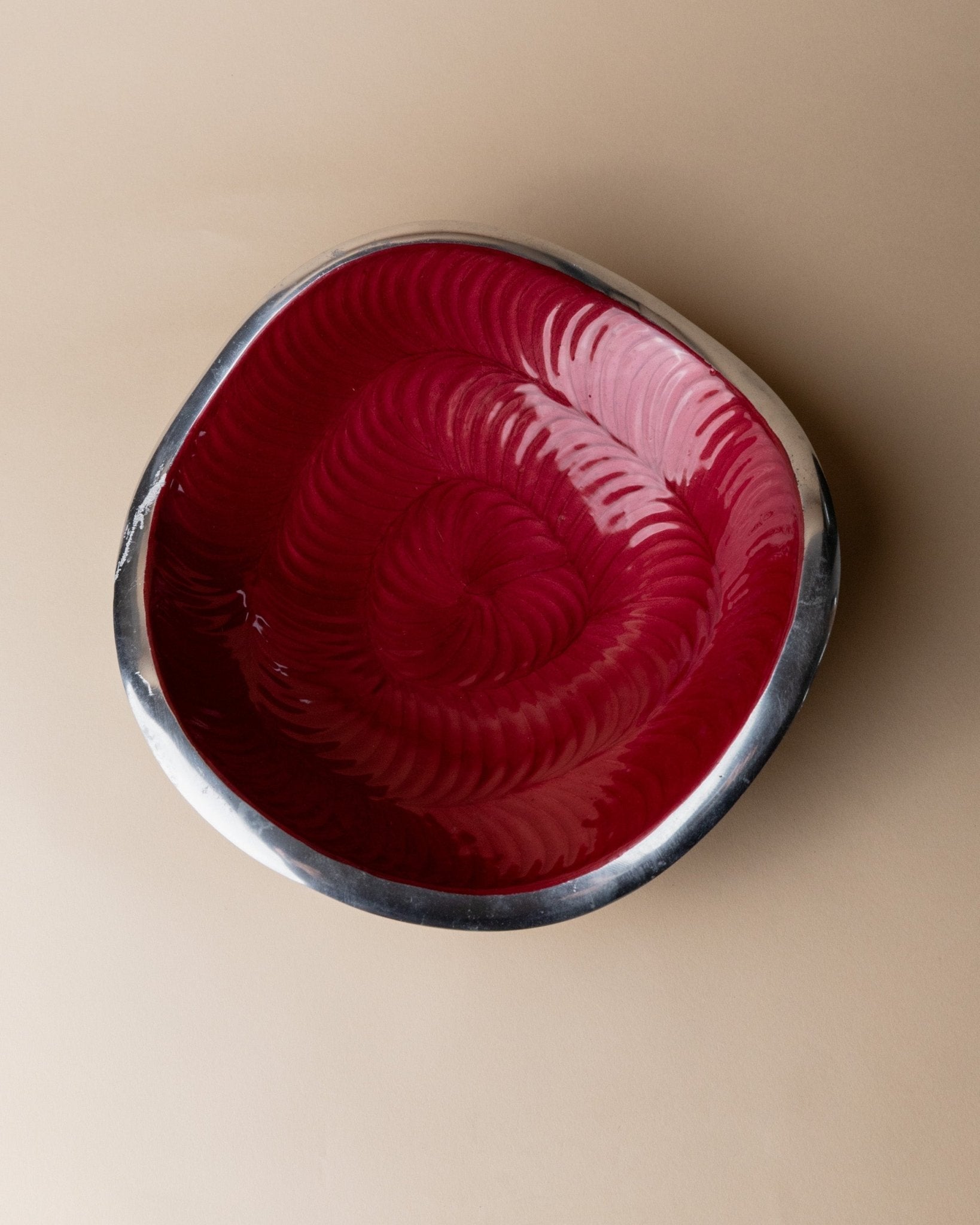 Vintage Schale Metall rot emailliert von Royal House