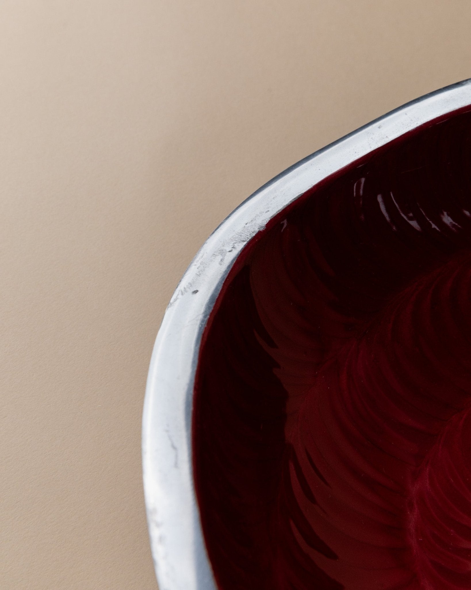 Vintage Schale Metall rot emailliert von Royal House