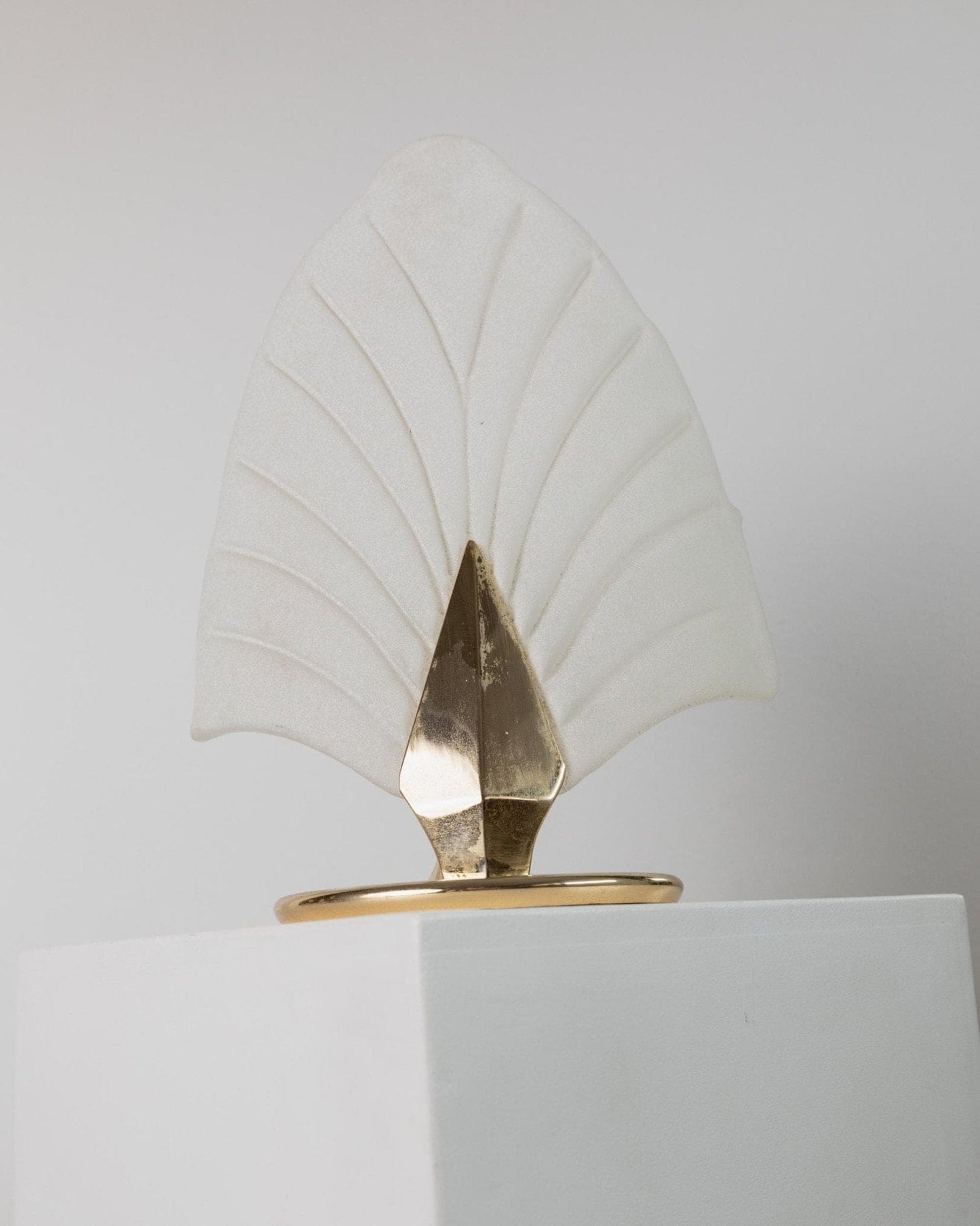 Vintage Murano Glas Tischlampe Blattförmig Gold Metallbasis Italien 1980er