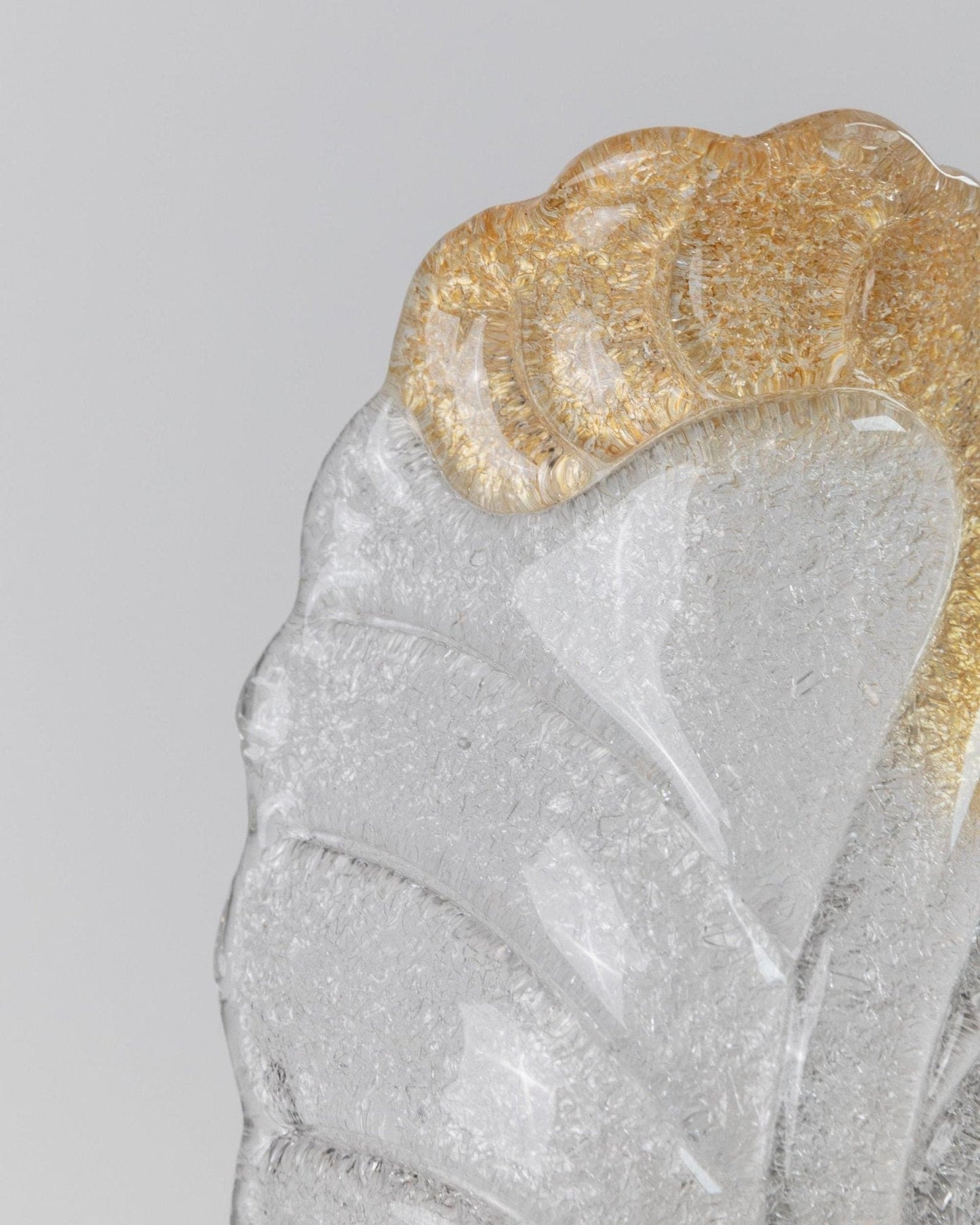 Lampe de table vintage en verre de Murano en forme de feuille avec base en métal doré, design italien des années 1980