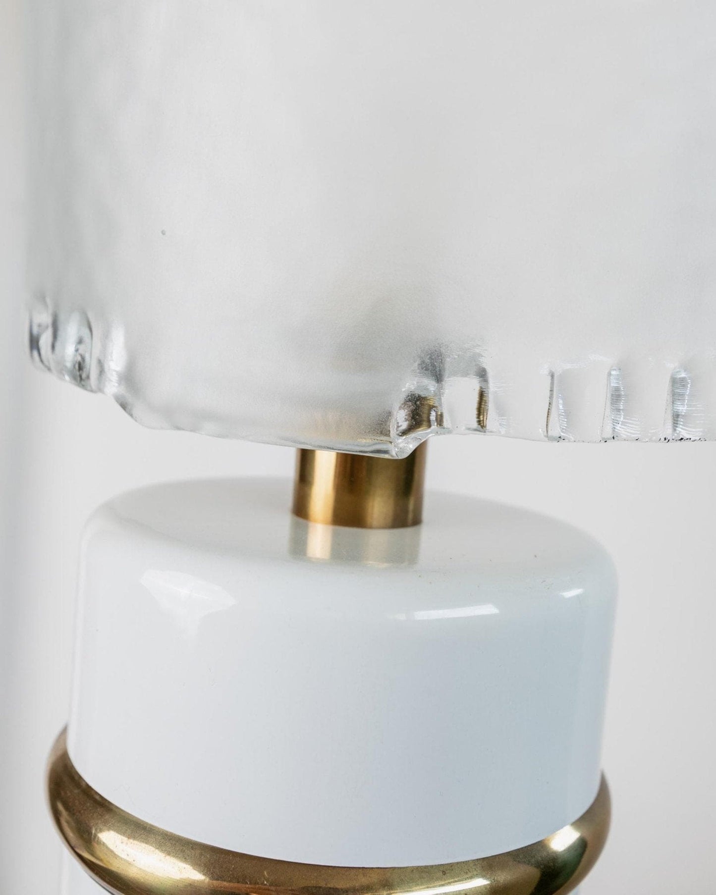 Vintage Murano Glas Tischlampe Weiß Gold Metallfuß 1980er Design