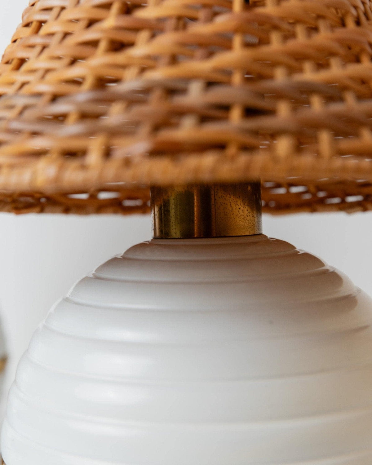 Lampe de table vintage en métal et rotin, détails dorés, Hollywood Regency, Italie, années 1980, paire