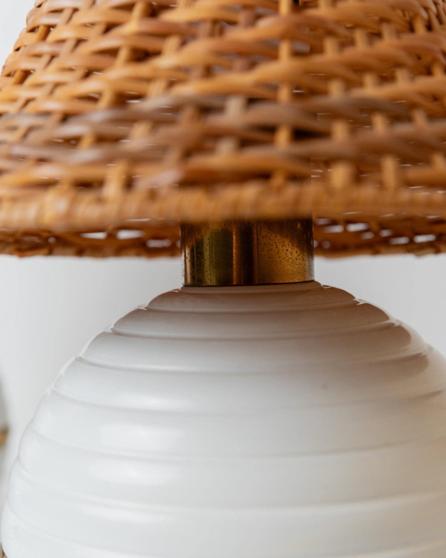 Vintage Tischlampe Metall Rattan Schirm Gold Details Hollywood Regency Italien 1980er Paar