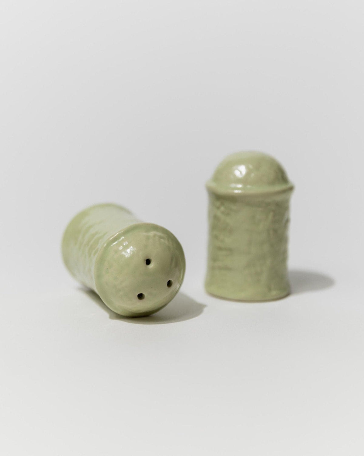 Salière et poivrière vintage en céramique Italie années 1970 design minimaliste