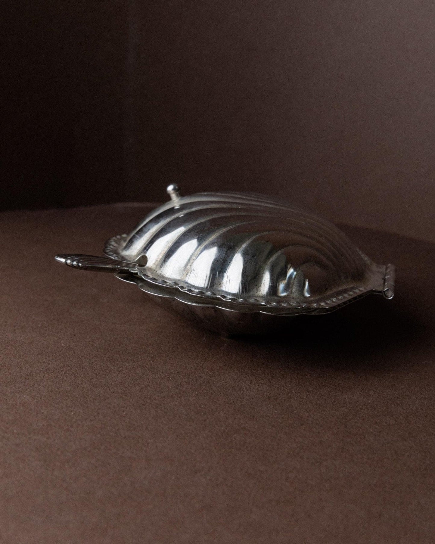 Sucrier vintage en forme de coquillage avec cuillère Italie années 1960 décoration de table élégante