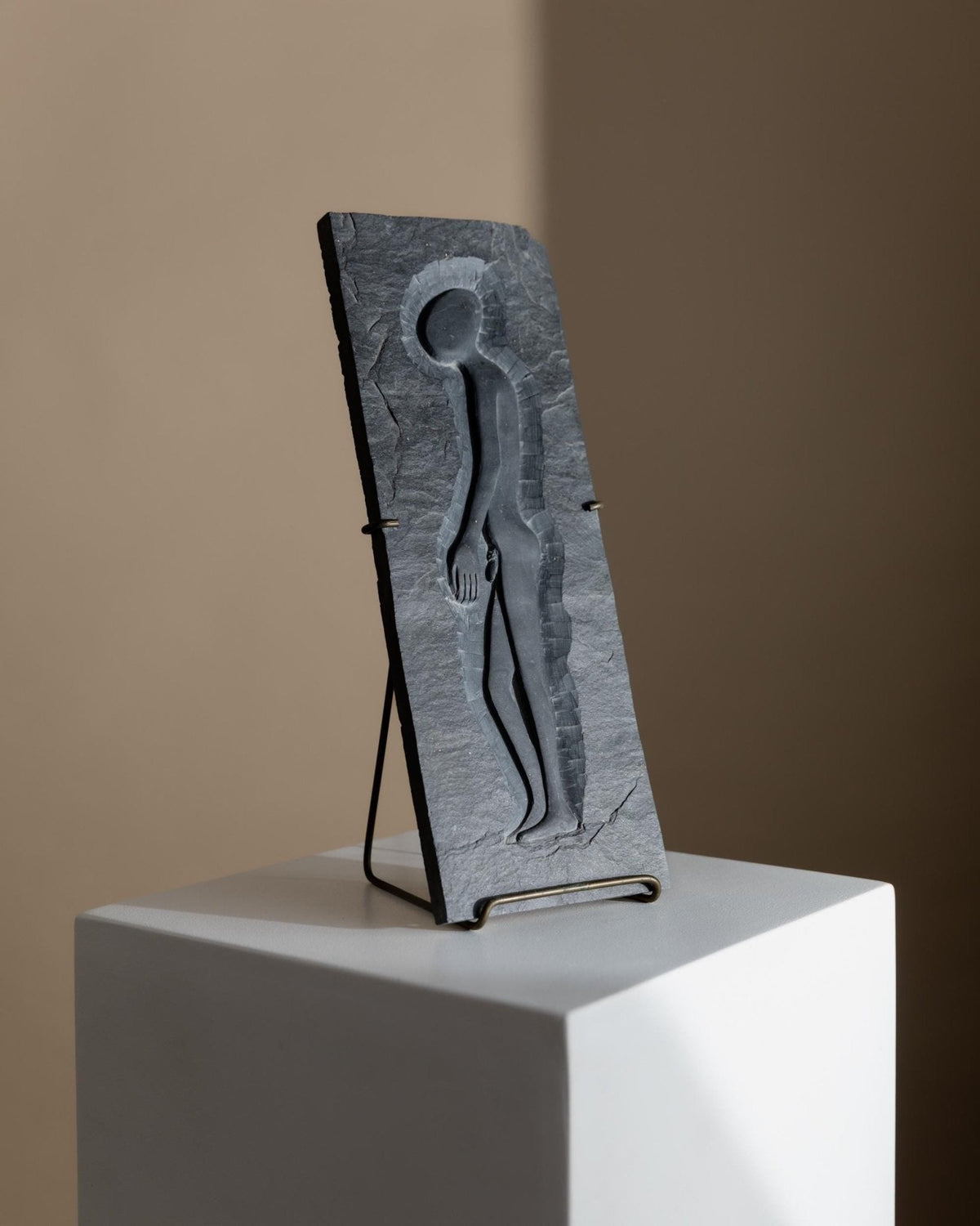 Vintage Steinrelief "Alien Man" aus Schiefer, Italien 1970er