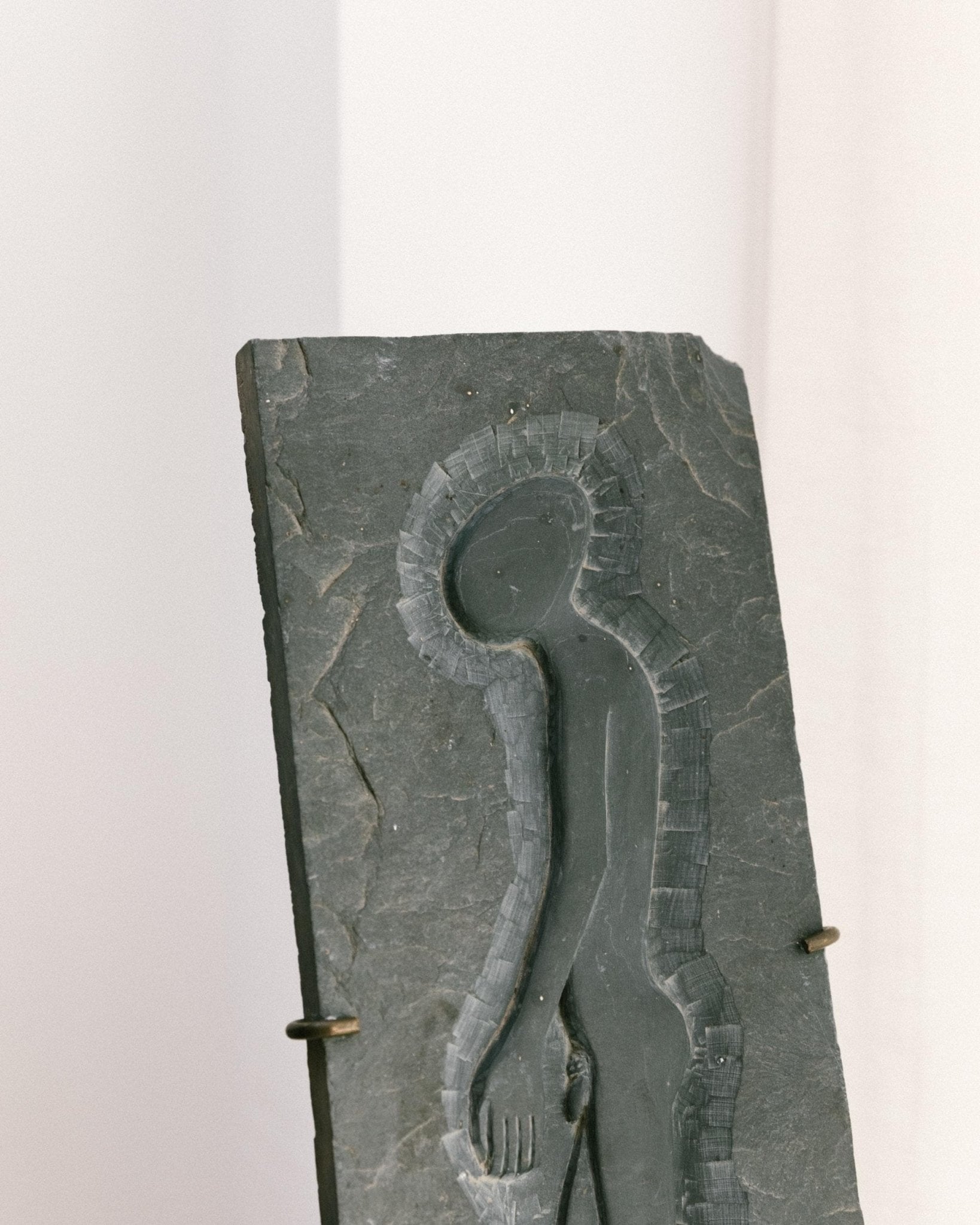 Vintage Steinrelief "Alien Man" aus Schiefer, Italien 1970er