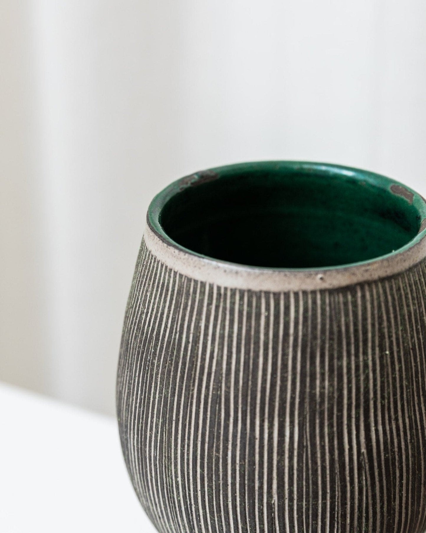 Vase vintage en céramique d'atelier des années 1970 - Gris et beige - Danemark du milieu du siècle