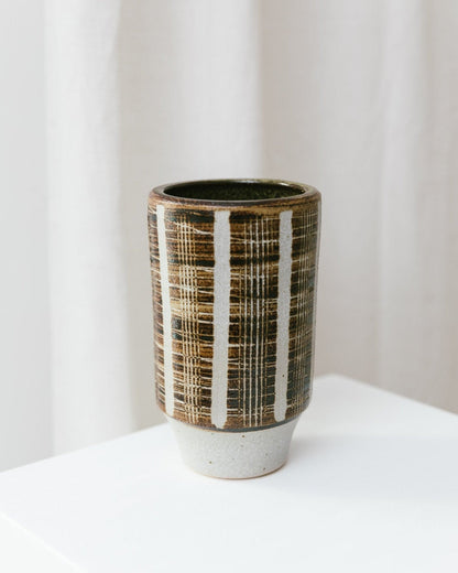 Vase vintage en céramique de studio en relief marron beige design du milieu du siècle années 1960