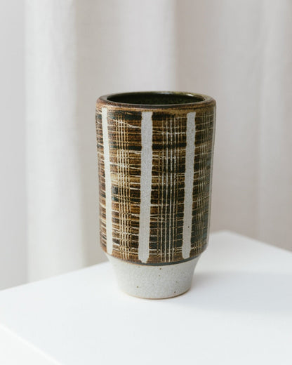 Vase vintage en céramique de studio en relief marron beige design du milieu du siècle années 1960