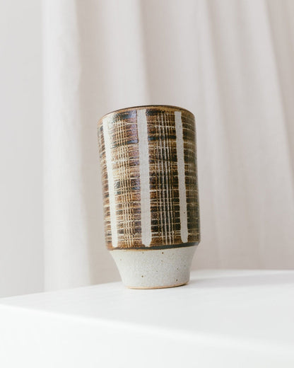 Vase vintage en céramique de studio en relief marron beige design du milieu du siècle années 1960