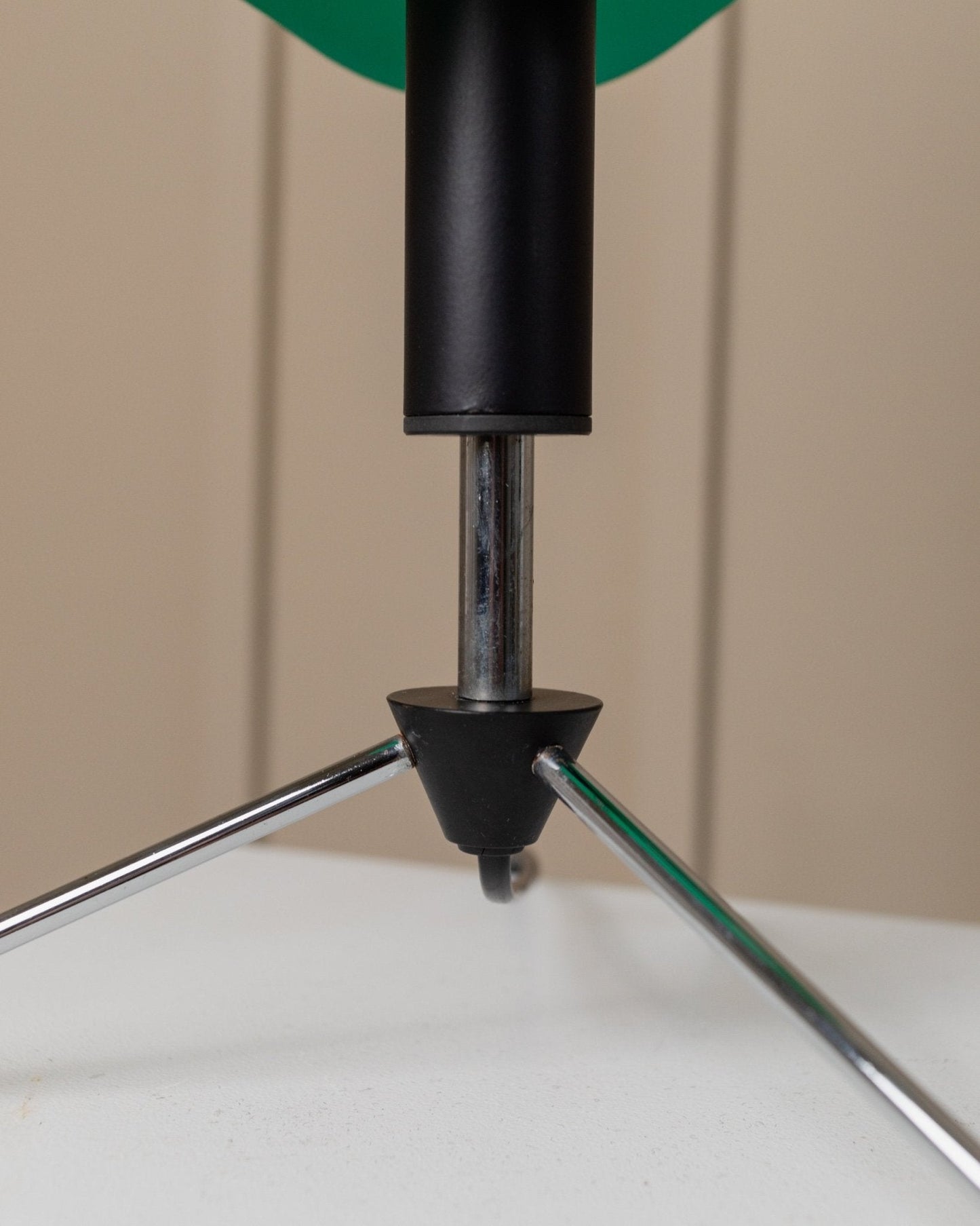 Vintage Tischlampe Memphis-Stil Italien 1980er, verstellbar, schwarz und chrom