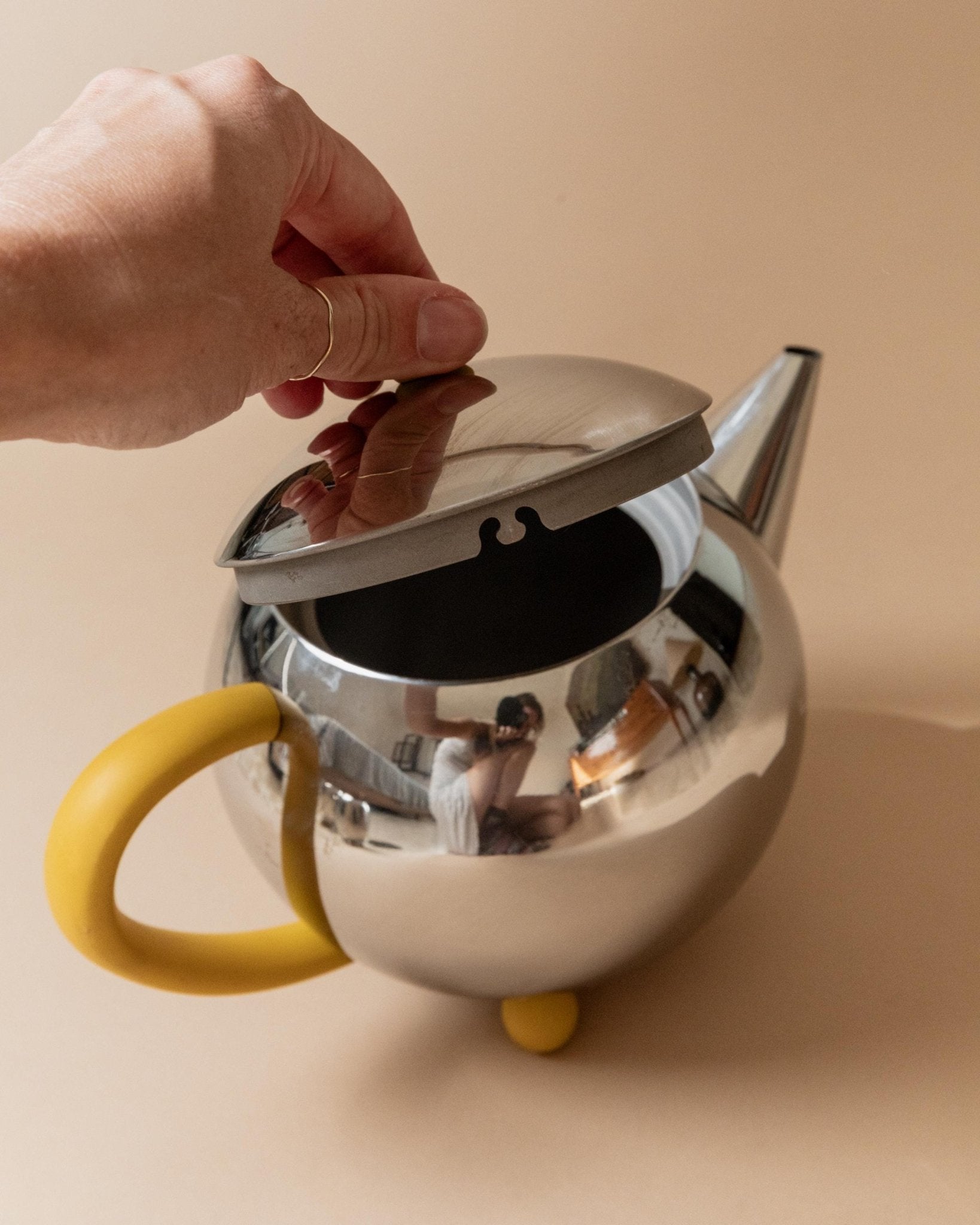 Vintage Tee- und Kaffeeset Space Age Kugelform mit gelben Details von 1980er