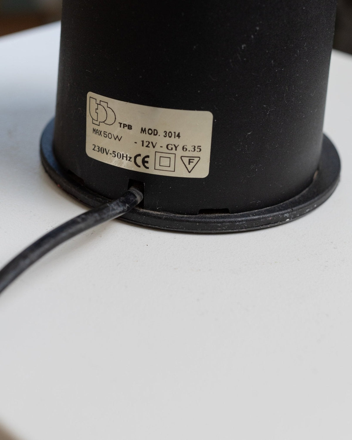 Lampe de table vintage TPB noire postmoderne Memphis Design Italie années 1980