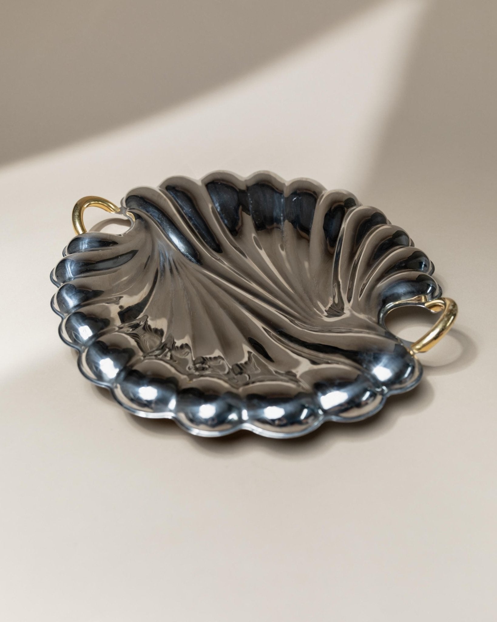 Vintage Tablett Muschelform von Becchetti für Becchetti Design Italy mit goldenen Details