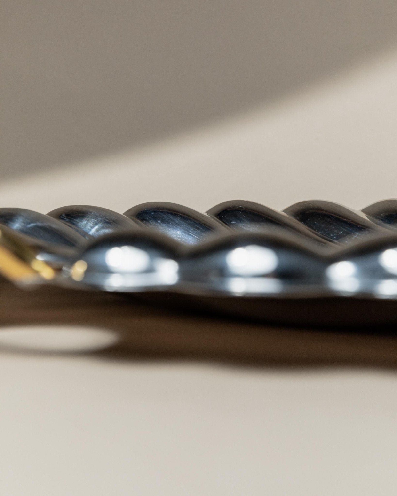 Vintage Tablett Muschelform von Becchetti für Becchetti Design Italy mit goldenen Details