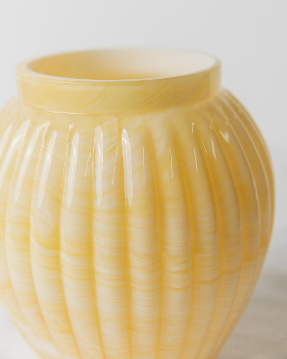 Vintage Vase Murano Glas von Valentino Roma, gelb-weiß