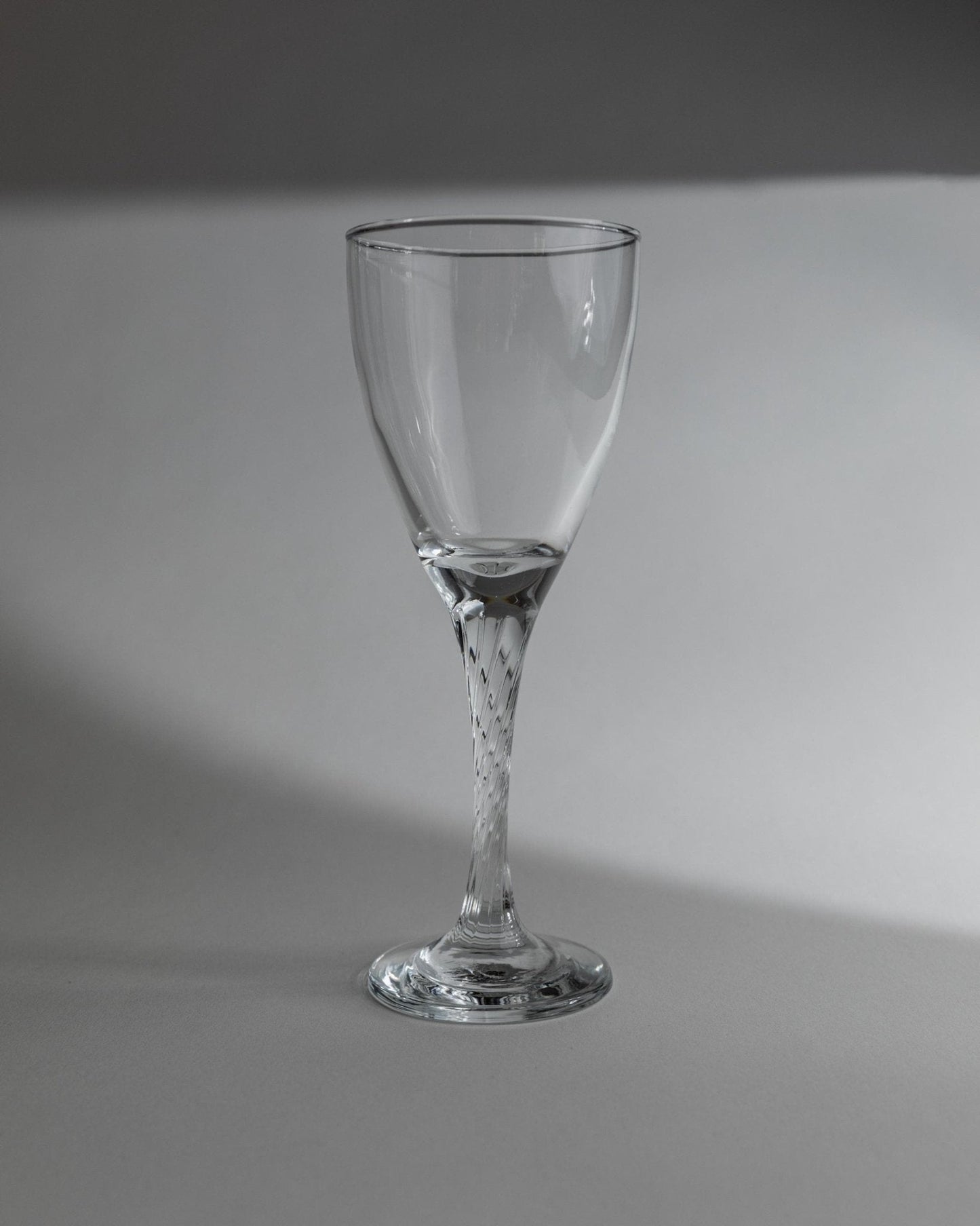 Vintage Weinglas Set von 10 mit gedrehtem Stiel, klar, zeitloses Design, Italien