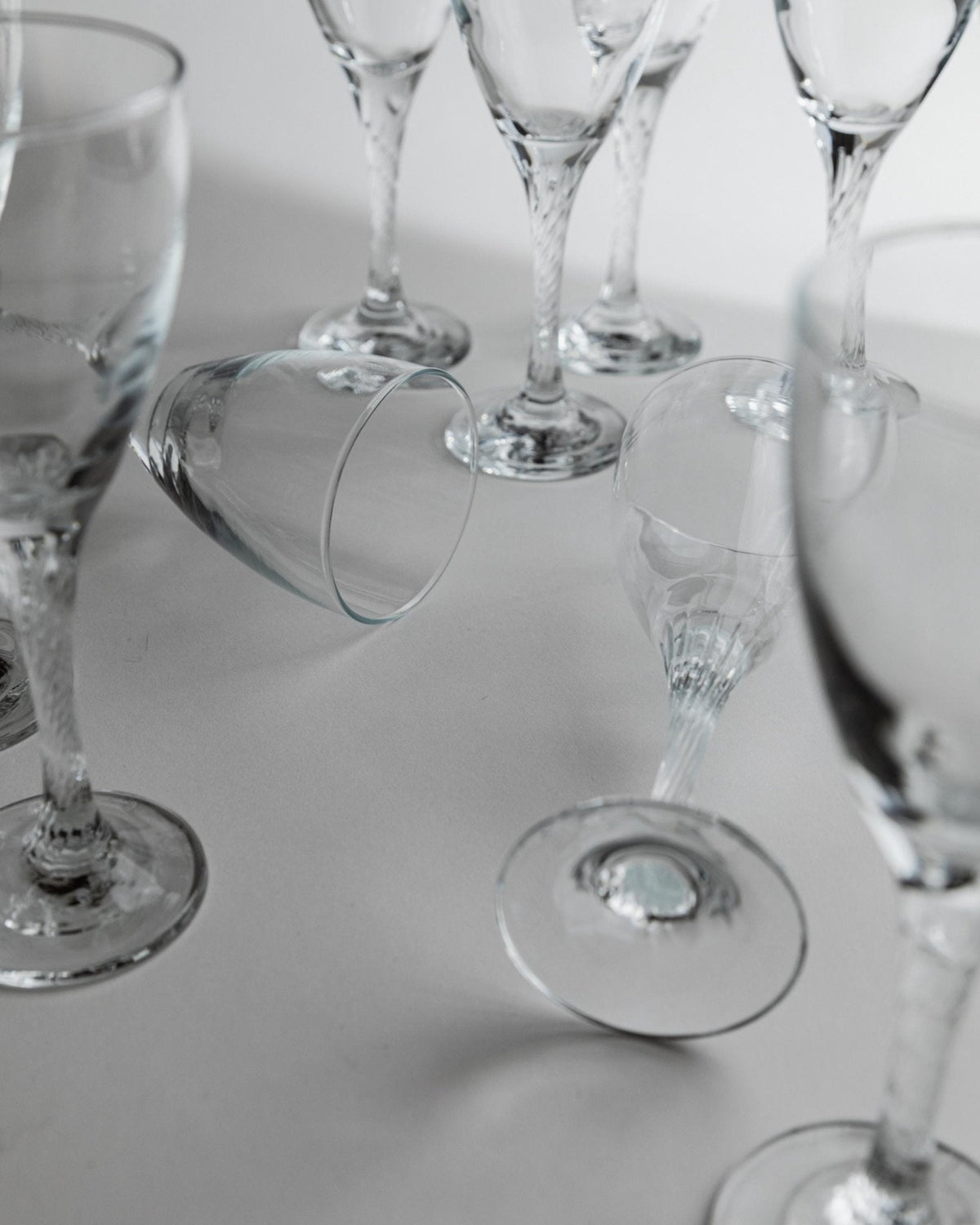 Vintage Weinglas Set von 10 mit gedrehtem Stiel aus Italien