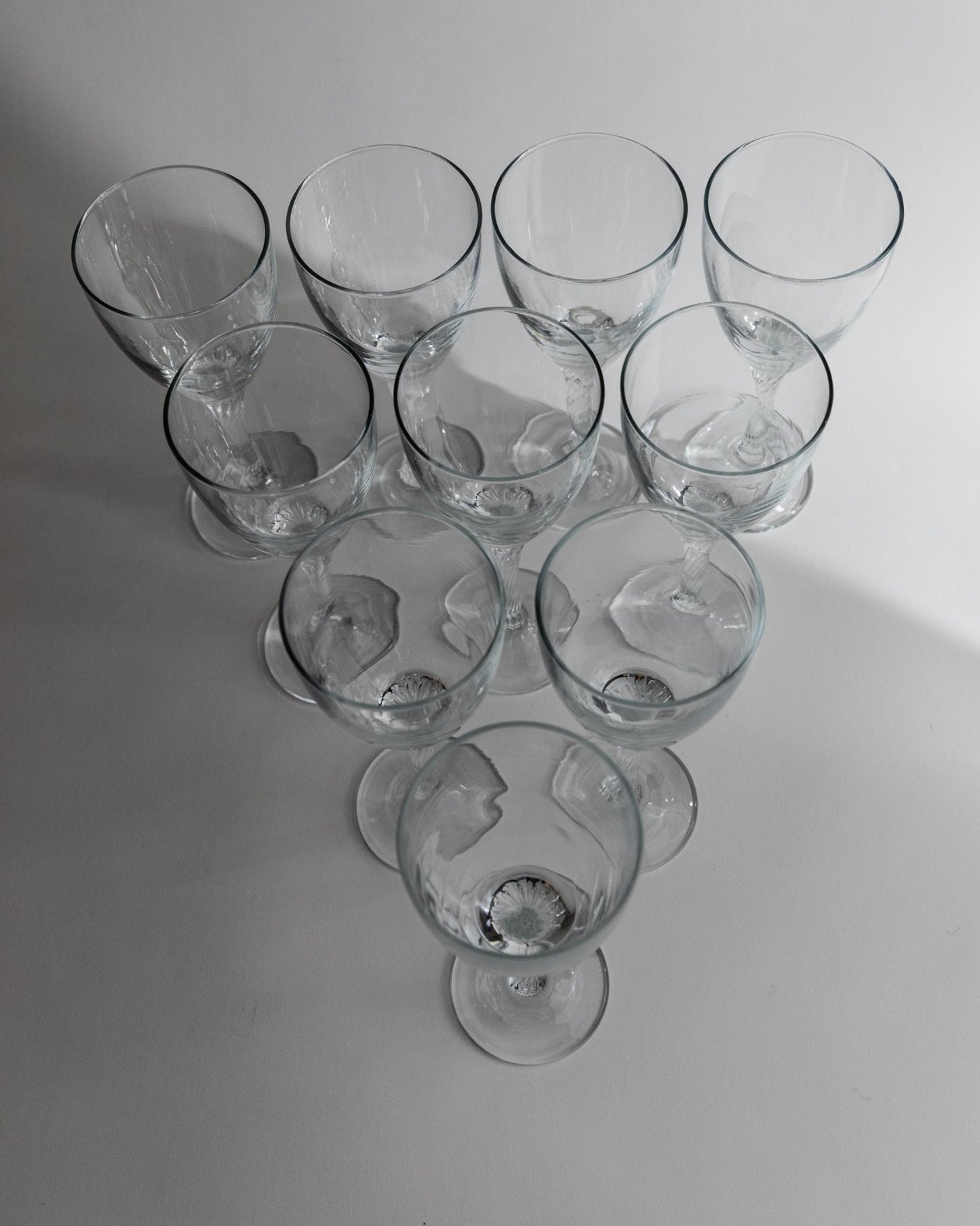 Vintage Weinglas Set von 10 mit gedrehtem Stiel, klar, zeitloses Design, Italien