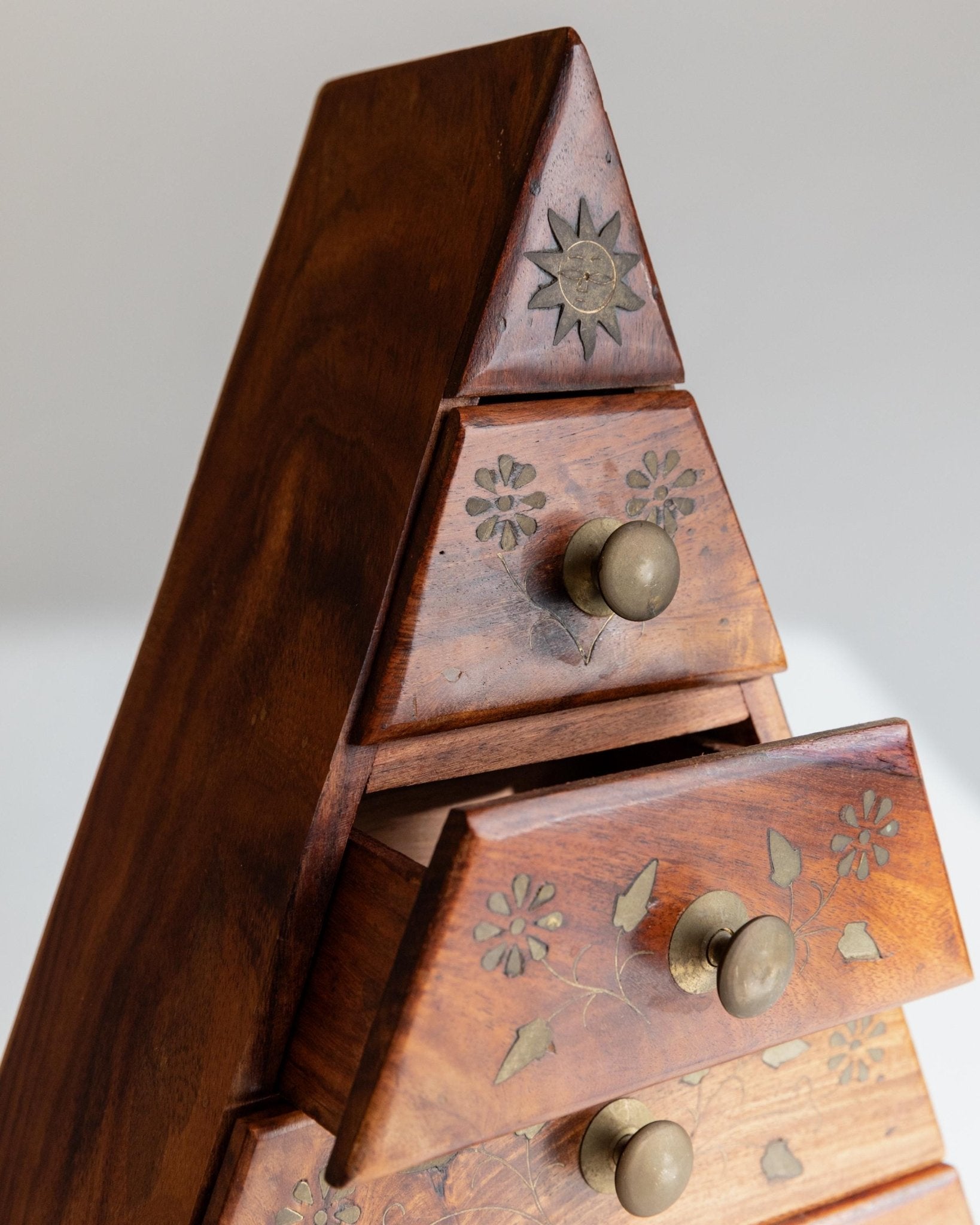 Vintage Schmuckschatulle Pyramide mit Messingintarsien, 4 Schubladen, Italien 1970er