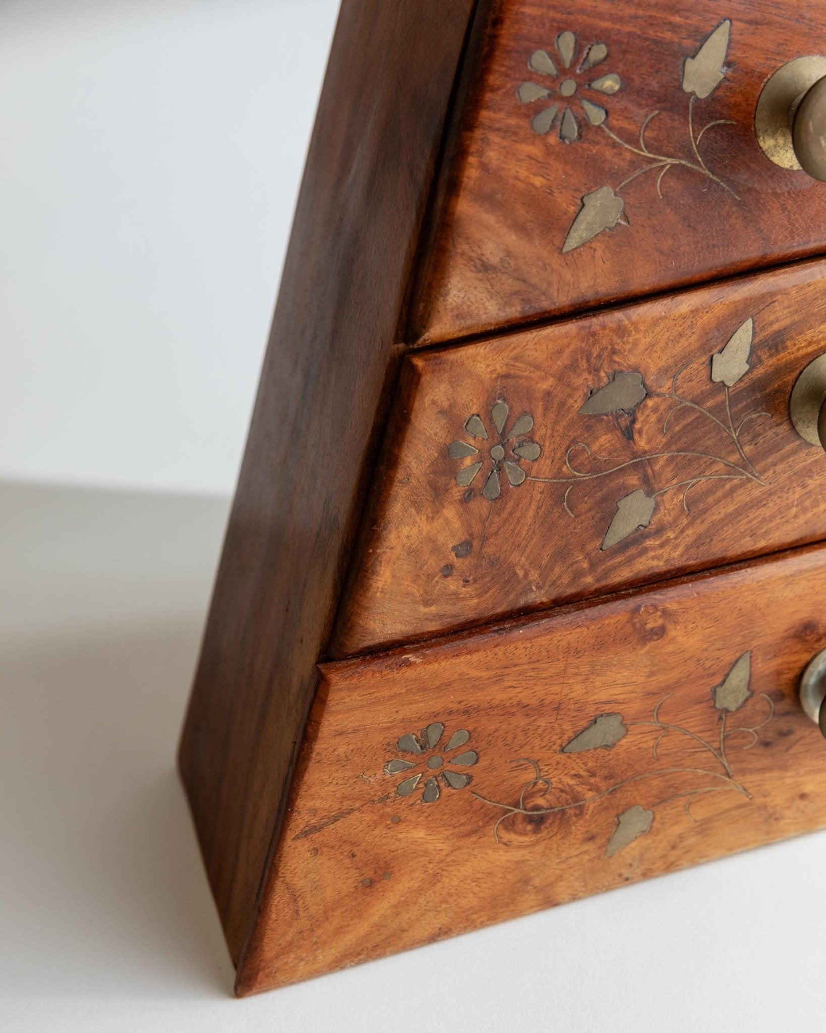 Vintage Schmuckschatulle Pyramide mit Messingintarsien, 4 Schubladen, Italien 1970er