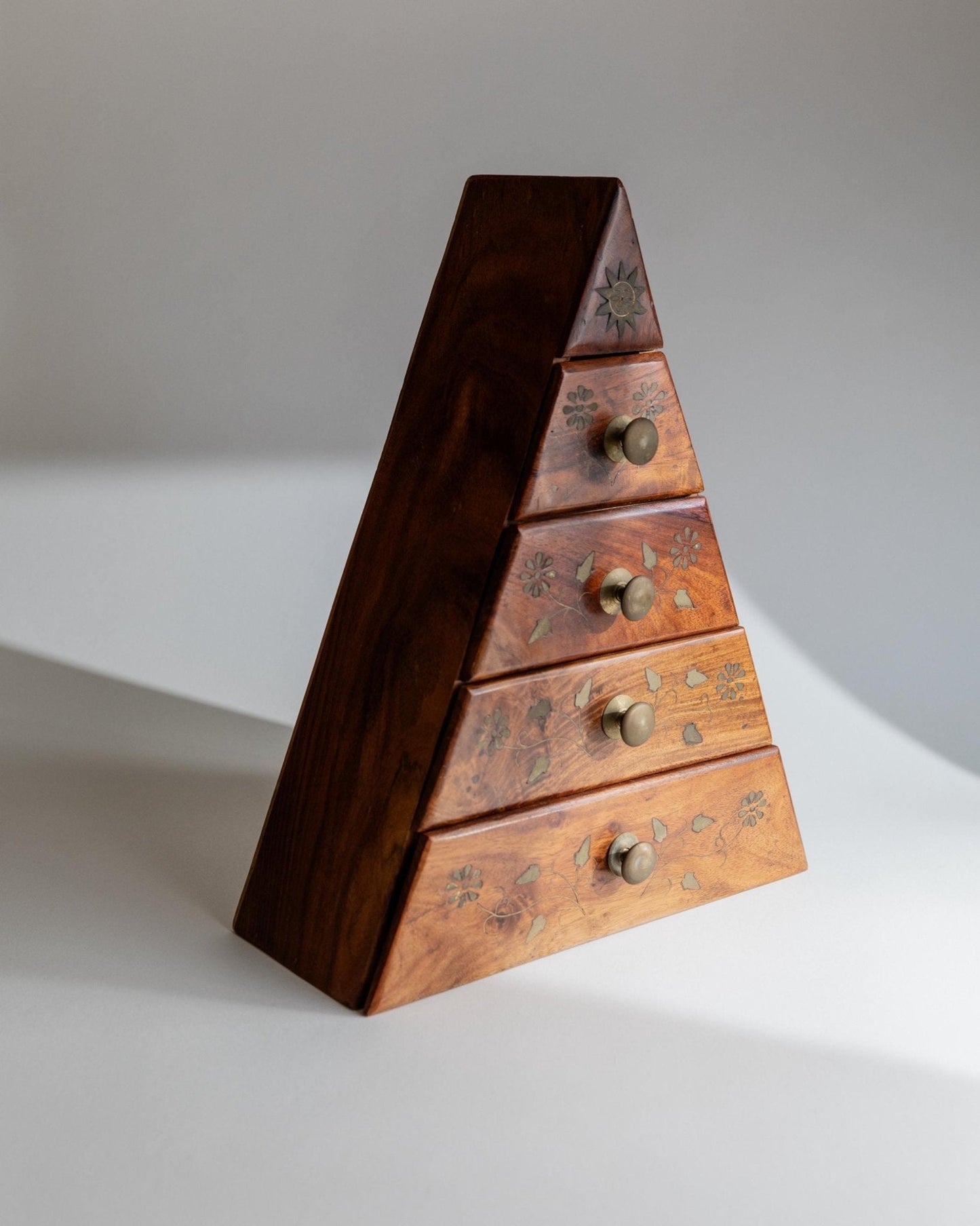 Vintage Schmuckschatulle Pyramide mit Messingintarsien, 4 Schubladen, Italien 1970er