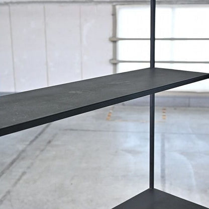 Vintage Regal Metall offen minimalistisch