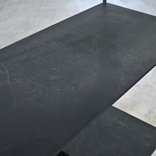 Vintage Regal Metall offen minimalistisch