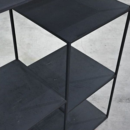 Vintage Regal Metall offen minimalistisch
