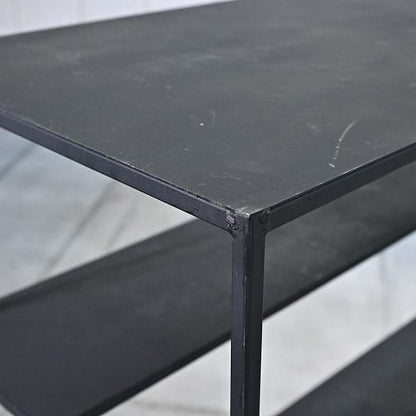 Vintage Regal Metall offen minimalistisch
